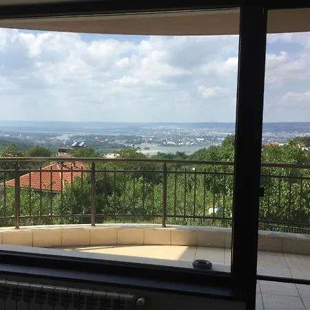 ヴィラ View ヴァルナ