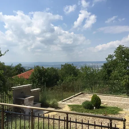 ヴィラ View ヴァルナ