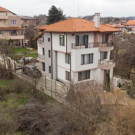 View ヴィラ ヴァルナ